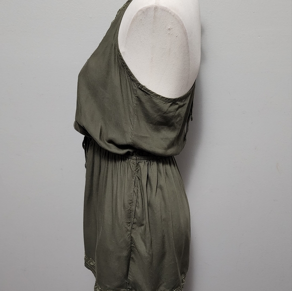 Hollister olive embroidered t-back high neck romper size medium - Picture 4 of 7